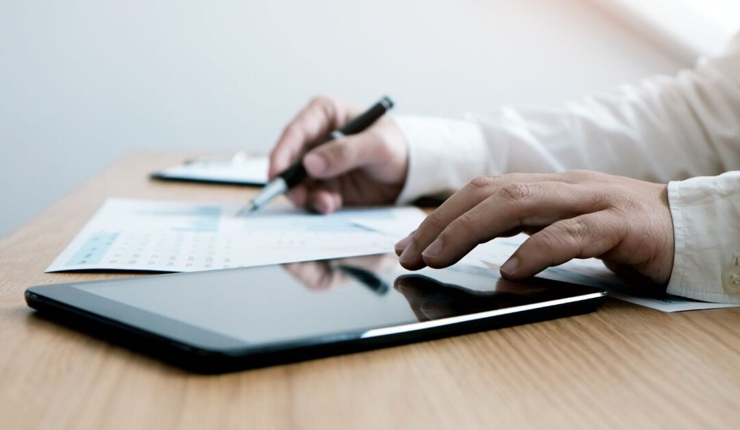 9 HR Compliance Challenges & Solutions | Complete Guide for 2026